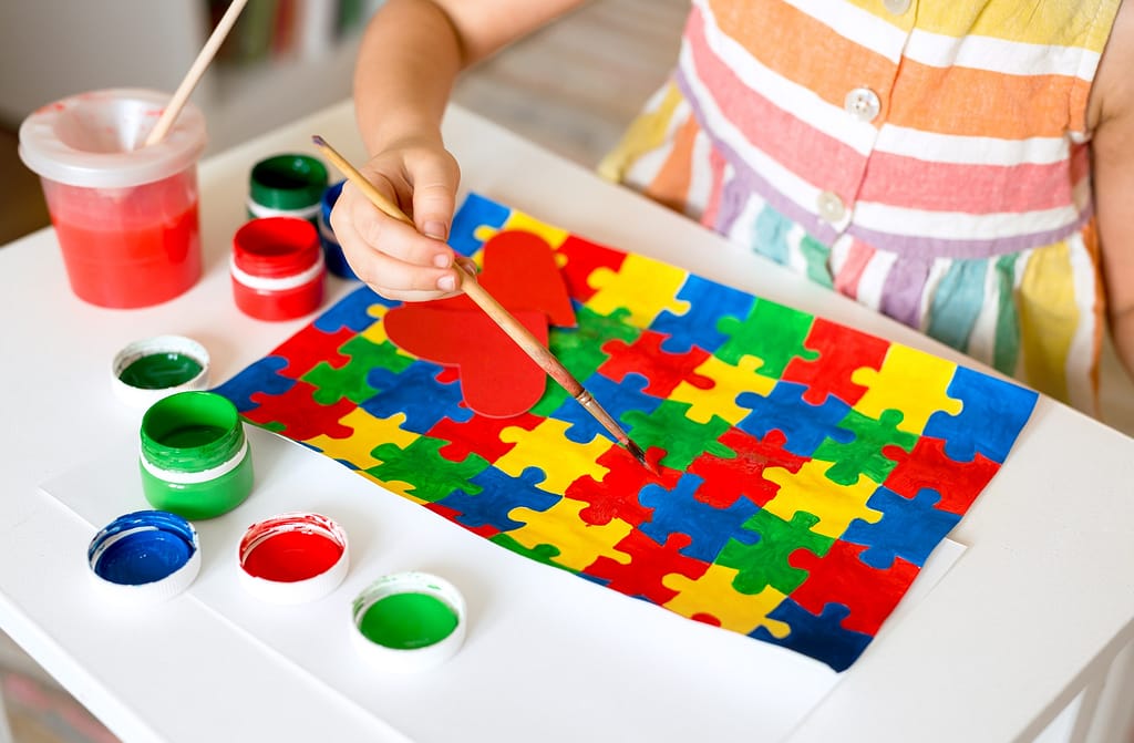 O AURA-T foi criado para auxiliar no processo de pré-diagnóstico do Transtorno do Espectro Autista (TEA) e outras neurodivergências. 